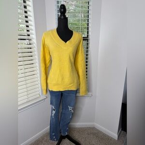 Old Navy Women's V-Neck Sweater in Sunny Yellow